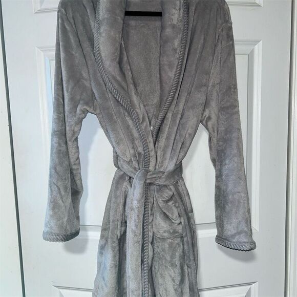 Étoile Women's Silver Plush Shawl Bathrobe Belted One Size Fits Most